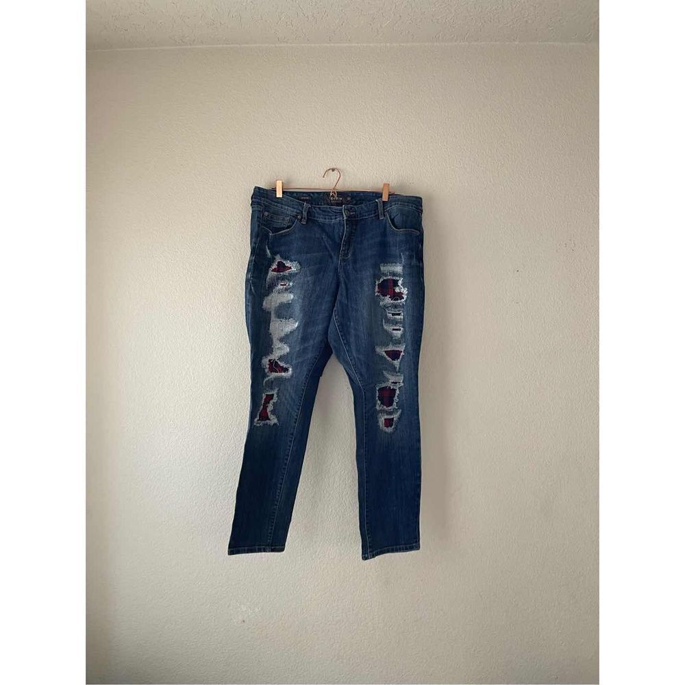 Torrid boyfriend fit distressed flannel jeans 20‎